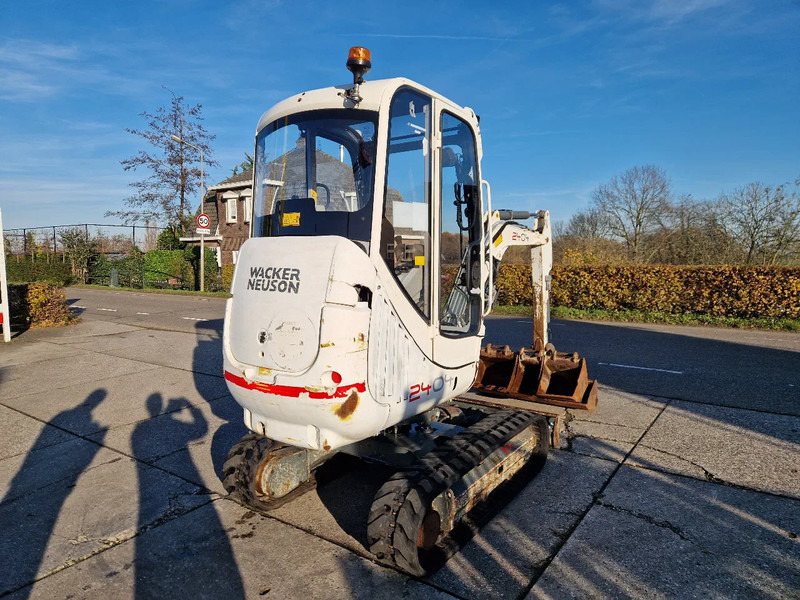Mini pelle WACKER NEUSON 2404RD kan op een helling draaien: photos 20