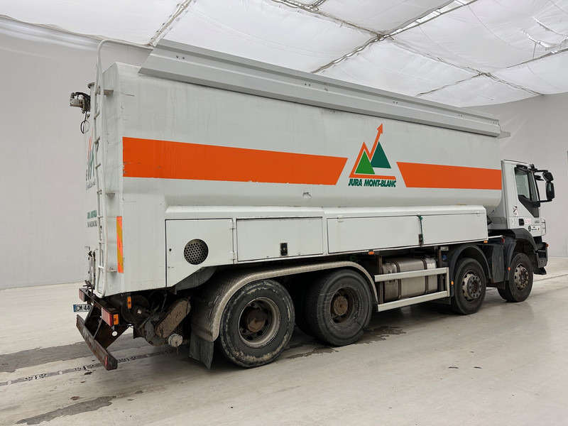 Iveco Eurotrakker 450 - Camion citerne: photos 4 Iveco Eurotrakker 450 - Camion citerne: photos 4