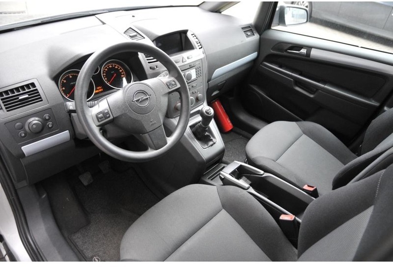 Opel Zafira - Voiture: photos 5 Opel Zafira - Voiture: photos 5