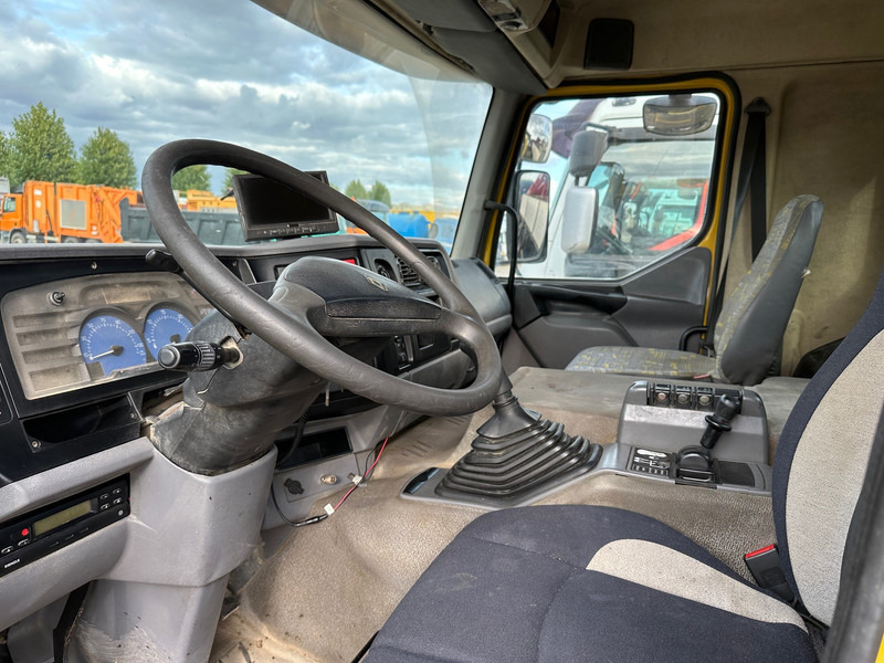 Camion citerne Renault Kerax 320 DCi - 6x4: photos 11