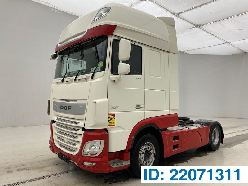 DAF XF105.530 Super Space Cab* - Tracteur routier: photos 1 DAF XF105.530 Super Space Cab* - Tracteur routier: photos 1