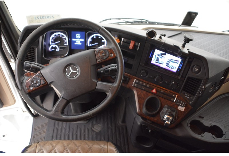 Tracteur routier Mercedes-Benz Actros 2645 - 6x4 "NON-EU": photos 10