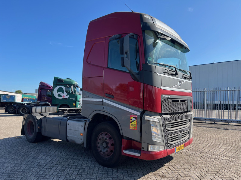 Volvo FH13.420 Globetrotter - ADR - Tracteur routier: photos 3 Volvo FH13.420 Globetrotter - ADR - Tracteur routier: photos 3