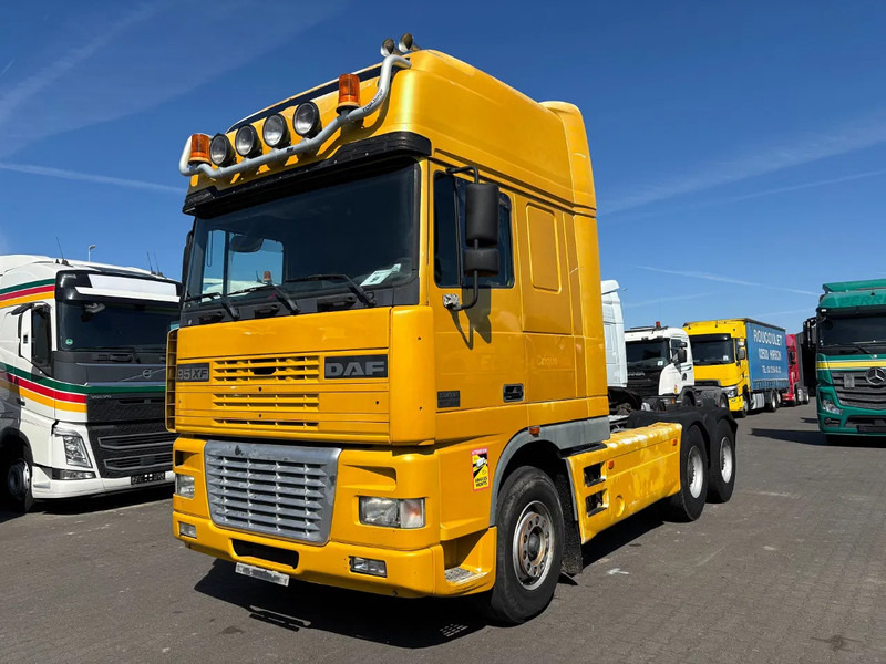 DAF XF 95.530 6X4 Super Spacecab Steelsuspension Manual geabox Euro 3 - Tracteur routier: photos 1 DAF XF 95.530 6X4 Super Spacecab Steelsuspension Manual geabox Euro 3 - Tracteur routier: photos 1