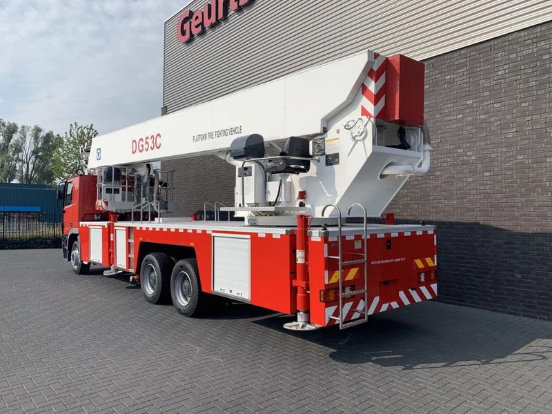 Mercedes-Benz Actros 3332 6X4 XCMG DG53C FIRE FIGTHING PLATFORM 53 METER - Camion: photos 3 Mercedes-Benz Actros 3332 6X4 XCMG DG53C FIRE FIGTHING PLATFORM 53 METER - Camion: photos 3