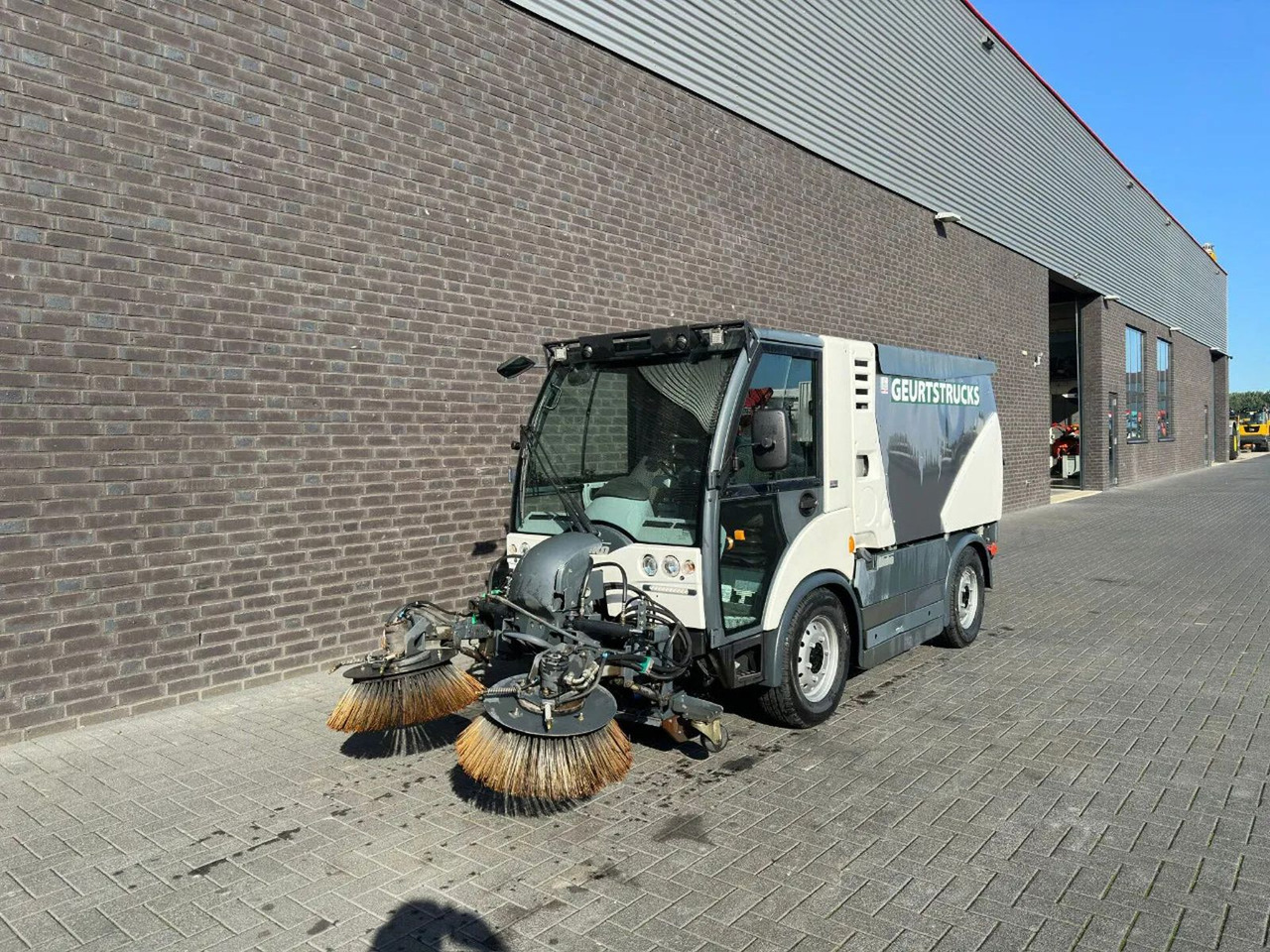 Hako CITYMASTER 2200 SWEEPING TRUCK/ KEHRMASCHINE/VEE - Balayeuse de voirie: photos 4 Hako CITYMASTER 2200 SWEEPING TRUCK/ KEHRMASCHINE/VEE - Balayeuse de voirie: photos 4