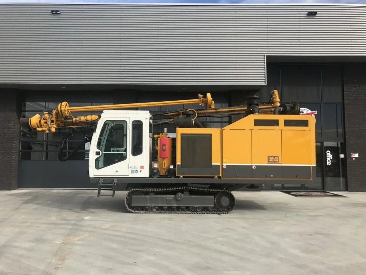 Hausherr HSB 3000 DTH DRILL RIGG UNUSED - Foreuse: photos 1 Hausherr HSB 3000 DTH DRILL RIGG UNUSED - Foreuse: photos 1