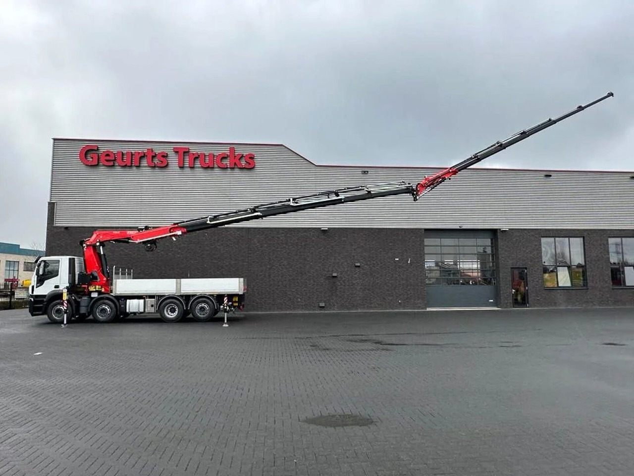 Iveco Stralis 480 X-WAY 8X2 + FASSI 545RA.2.26 + JIB L - Camion grue: photos 3 Iveco Stralis 480 X-WAY 8X2 + FASSI 545RA.2.26 + JIB L - Camion grue: photos 3