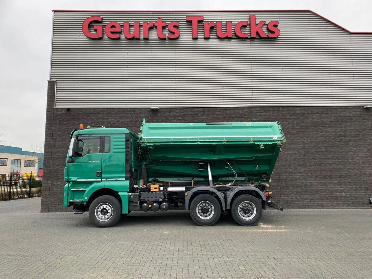MAN TGX 26.560 6X4 BB + 3 ZIJDIGE KIPPER/TIPPER BORD - Camion benne: photos 4 MAN TGX 26.560 6X4 BB + 3 ZIJDIGE KIPPER/TIPPER BORD - Camion benne: photos 4