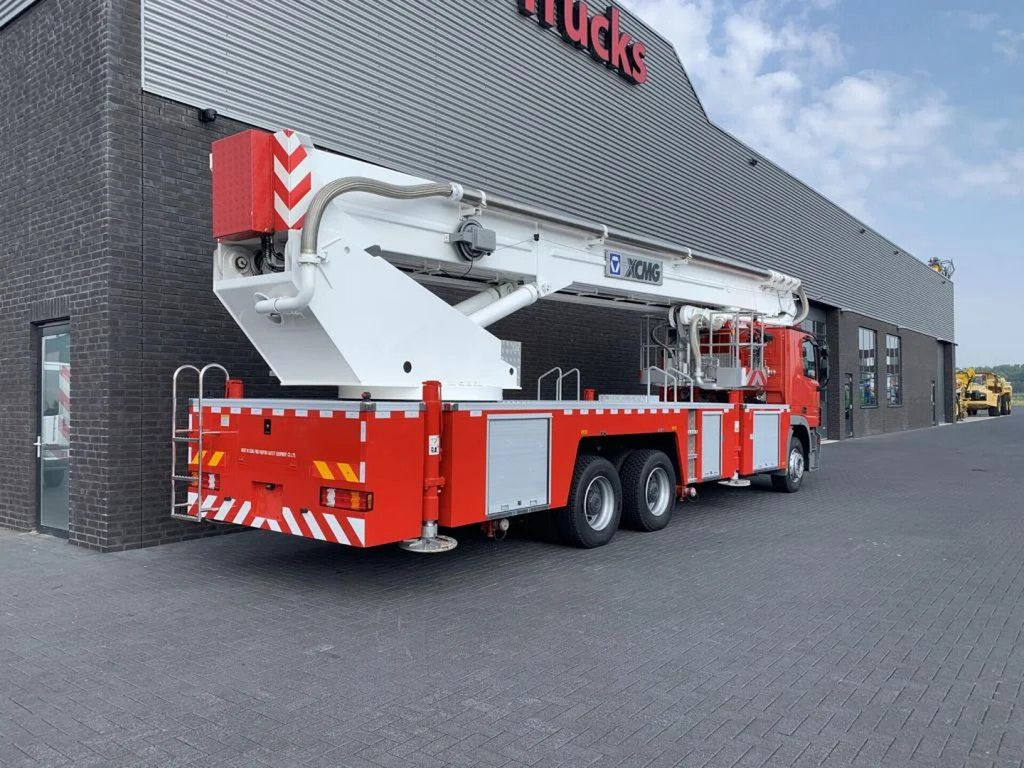 Mercedes-Benz Actros 3332 6X4 XCMG DG53C FIRE FIGTHING PLATFOR - Camion avec nacelle: photos 5 Mercedes-Benz Actros 3332 6X4 XCMG DG53C FIRE FIGTHING PLATFOR - Camion avec nacelle: photos 5