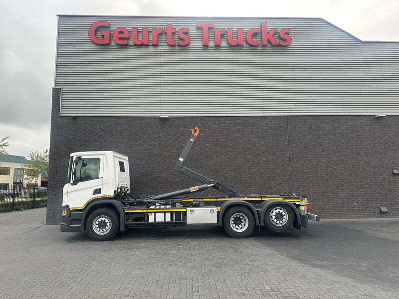 Scania P280 6X2 + AJK/1924 HLF20-6430 HAAKARMSYSTEEM / ABROLLKIPPER / HOOKLIFT - Camion ampliroll: photos 1 Scania P280 6X2 + AJK/1924 HLF20-6430 HAAKARMSYSTEEM / ABROLLKIPPER / HOOKLIFT - Camion ampliroll: photos 1