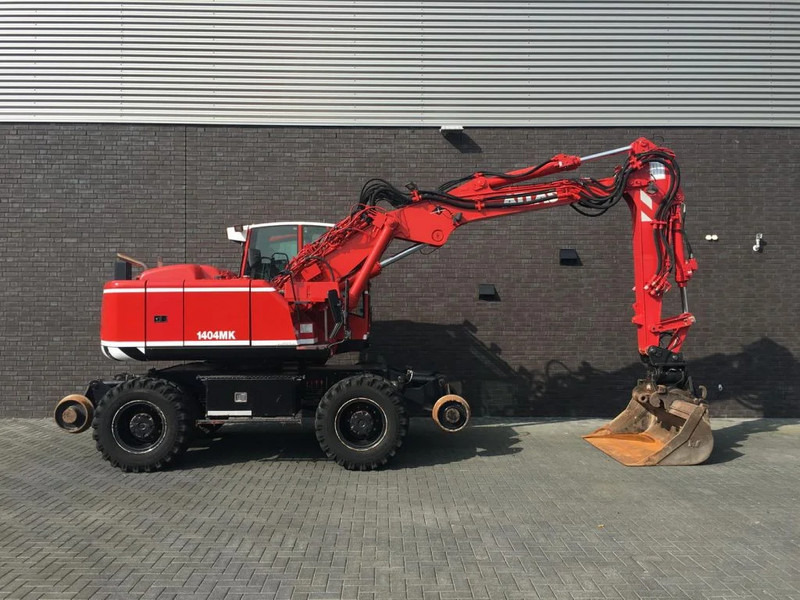Terex TW 160 SR RAILWAY EXAVATOR - Pelle sur pneus: photos 4 Terex TW 160 SR RAILWAY EXAVATOR - Pelle sur pneus: photos 4