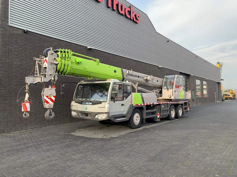 Zoomlion QY25V51.5 25 TONS CRANE/KRAN/GRUA/KRAAN - Grue tout-terrain: photos 2 Zoomlion QY25V51.5 25 TONS CRANE/KRAN/GRUA/KRAAN - Grue tout-terrain: photos 2
