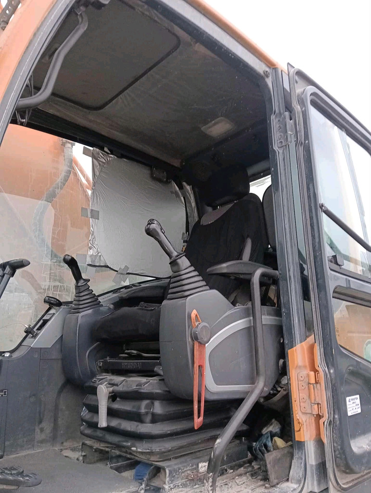 Pelle sur chenille Hyundai R 300: photos 9 Pelle sur chenille Hyundai R 300: photos 9