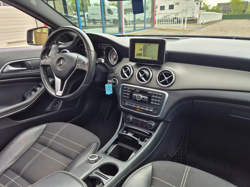 Berline Mercedes-Benz GLA 200 Automaat. AMG. Edition 1: photos 11