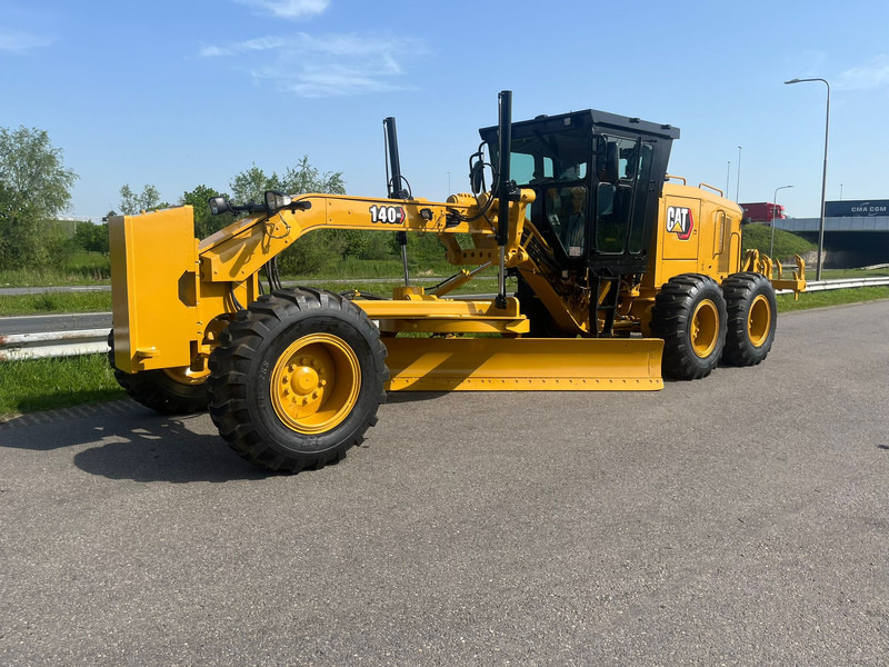 Caterpillar 140GC - Push block / Ripper / New Tires - Niveleuse: photos 3 Caterpillar 140GC - Push block / Ripper / New Tires - Niveleuse: photos 3