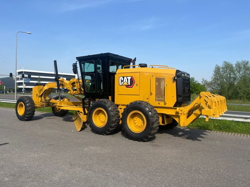 Caterpillar 140GC - Push block / Ripper / New Tires - Niveleuse: photos 2 Caterpillar 140GC - Push block / Ripper / New Tires - Niveleuse: photos 2