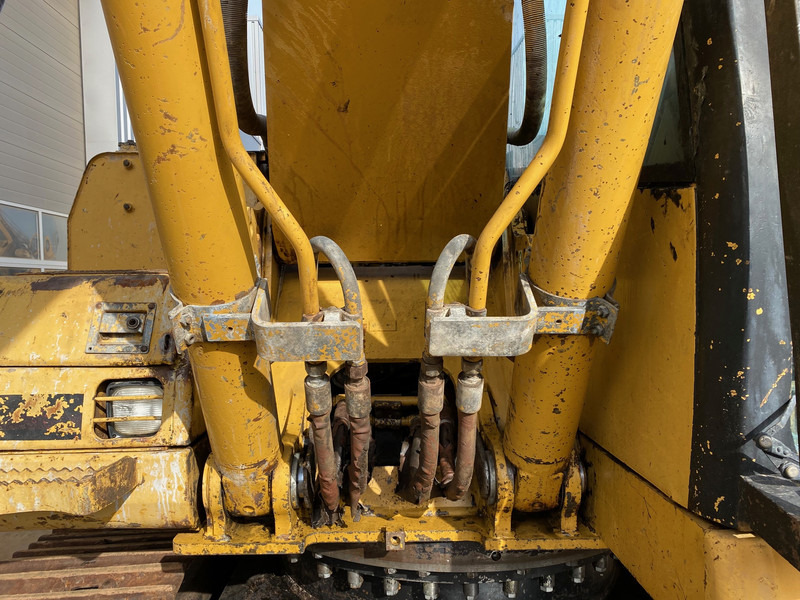 Pelle sur chenille Caterpillar 320B: photos 14