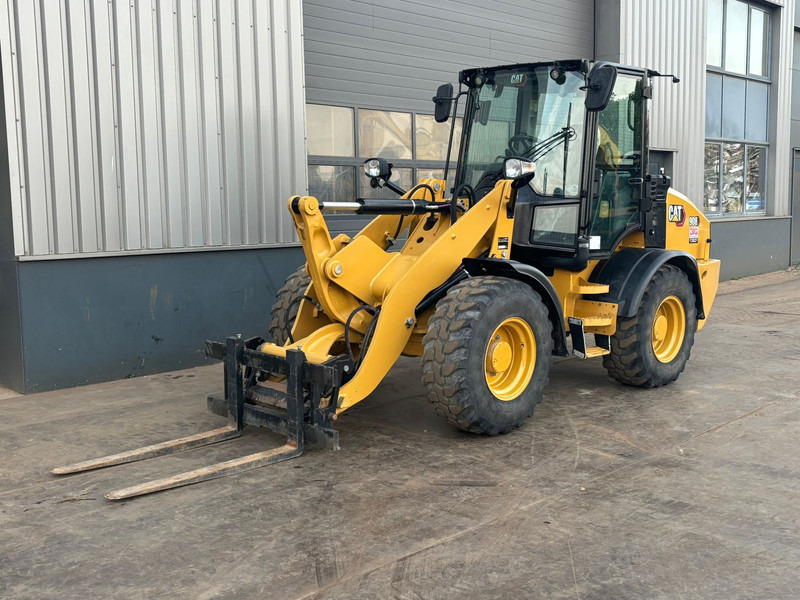 Caterpillar 908 - Chargeuse sur pneus: photos 2 Caterpillar 908 - Chargeuse sur pneus: photos 2