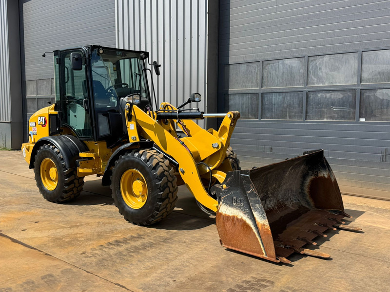Caterpillar 908M - Chargeuse sur pneus: photos 4 Caterpillar 908M - Chargeuse sur pneus: photos 4
