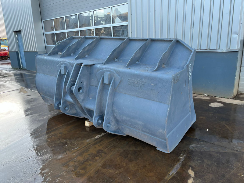 Caterpillar Bucket 950 - Godet: photos 1 Caterpillar Bucket 950 - Godet: photos 1