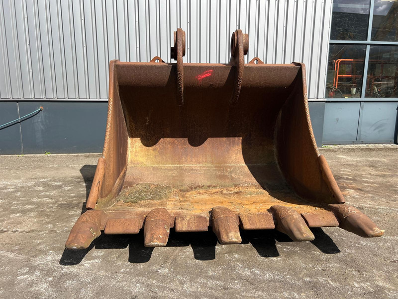 Caterpillar Caterpillar 385 bucket with teeth - Godet: photos 2 Caterpillar Caterpillar 385 bucket with teeth - Godet: photos 2