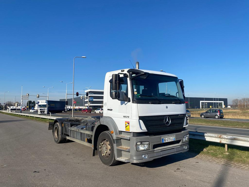 MERCEDESBENZ AXOR 1829 4x2 chassis cab - Châssis cabine: photos 2 MERCEDESBENZ AXOR 1829 4x2 chassis cab - Châssis cabine: photos 2