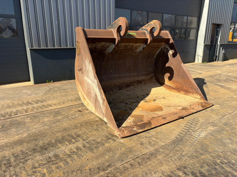 Verachtert GP bucket CW70 for 374F - Godet: photos 1 Verachtert GP bucket CW70 for 374F - Godet: photos 1