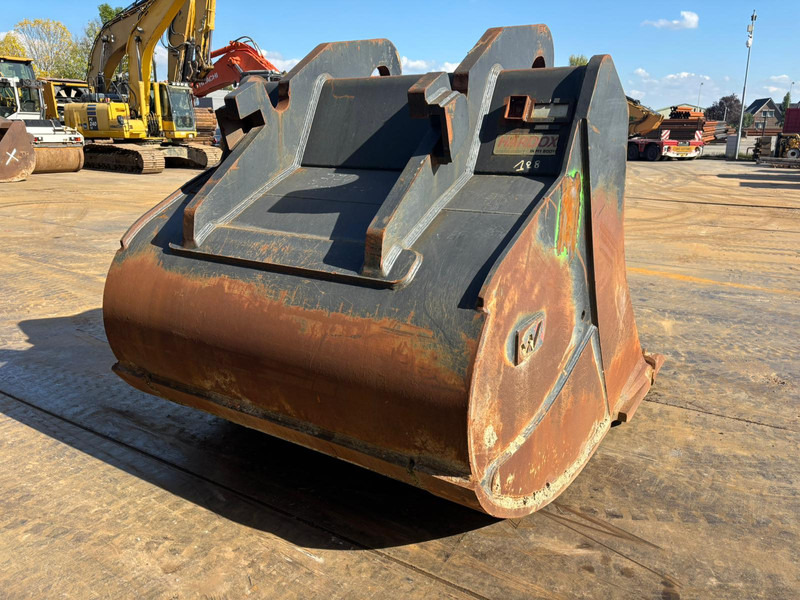 Verachtert HD bucket with teeth CW70 for 374F - Godet: photos 5 Verachtert HD bucket with teeth CW70 for 374F - Godet: photos 5