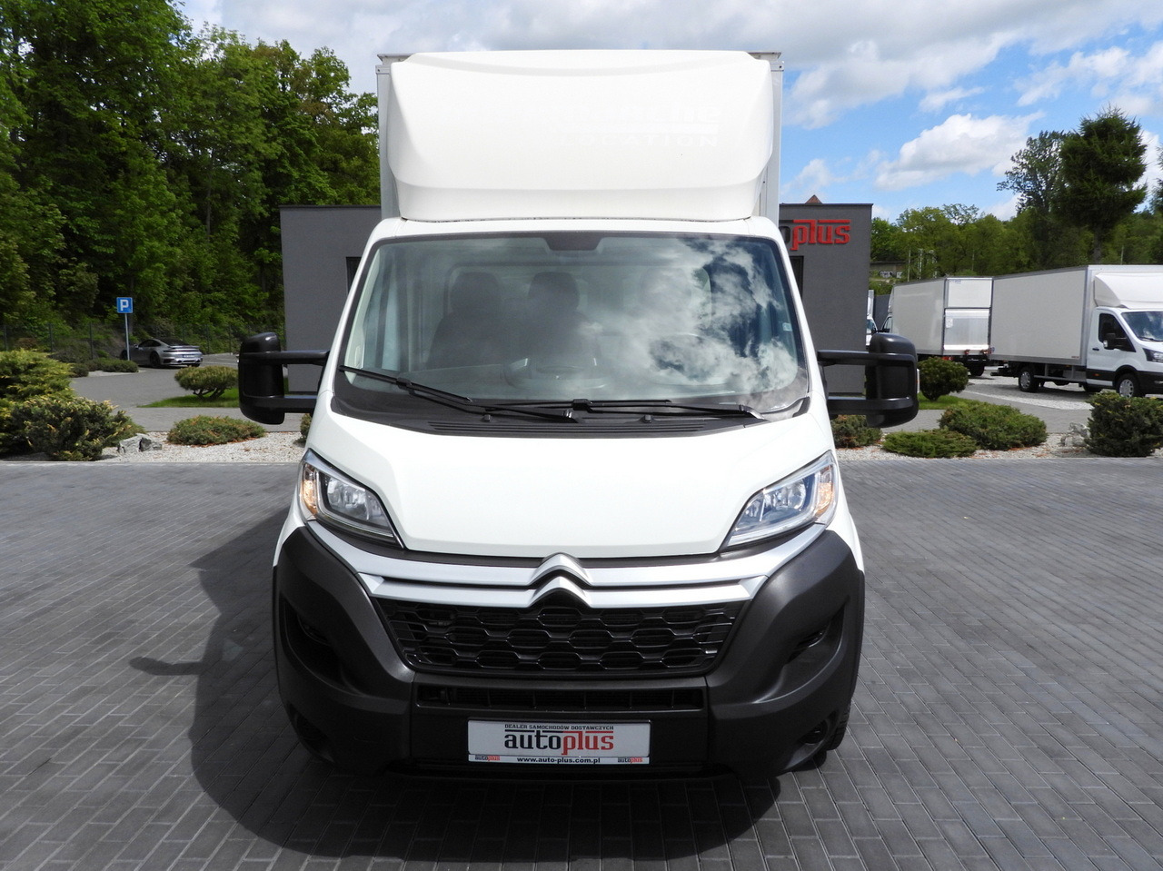 CITROEN JUMPER BOX LIFT 8 PALLETS CRUISE CONTROL NAVIGATION AIR CONDITIONING 165HP - Fourgon grand volume: photos 5 CITROEN JUMPER BOX LIFT 8 PALLETS CRUISE CONTROL NAVIGATION AIR CONDITIONING 165HP - Fourgon grand volume: photos 5
