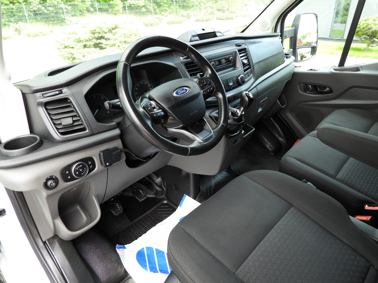 FORD TRANSIT BOX LIFT 8 PALLETS CRUISE CONTROL LED LIGHTS AIR CONDITIONING 130HP - Fourgon grand volume: photos 2 FORD TRANSIT BOX LIFT 8 PALLETS CRUISE CONTROL LED LIGHTS AIR CONDITIONING 130HP - Fourgon grand volume: photos 2