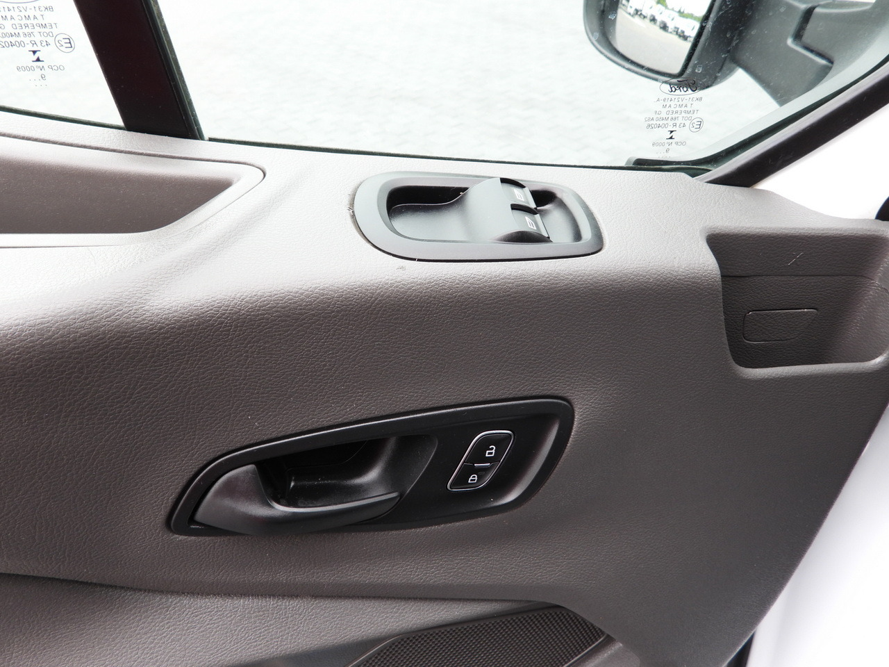 Fourgon grand volume FORD TRANSIT BOX / REFRIGERATOR BOX 5*C / CRUISE CONTROL LED LIGHTS TWIN WHEELS AIR CONDITIONING  130HP: photos 32