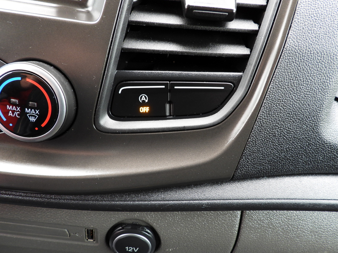 Fourgon grand volume FORD TRANSIT BOX / REFRIGERATOR BOX 5*C / CRUISE CONTROL LED LIGHTS TWIN WHEELS AIR CONDITIONING  130HP: photos 44