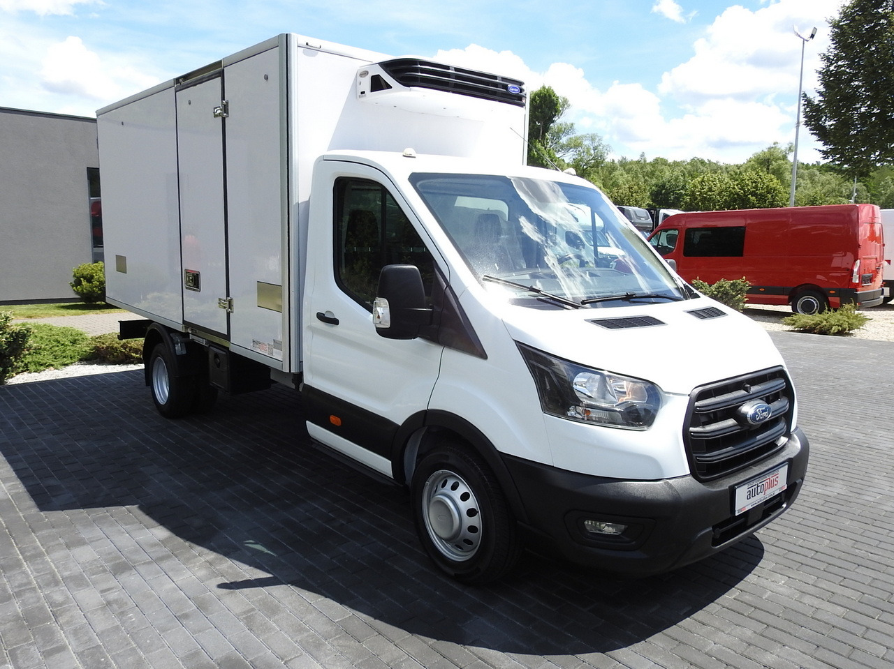 FORD TRANSIT REGRIGERATOR BOX 0*C POWER SUPPLY 230V CRUISE CONTROL AIR CONDITIONING TWIN WHEELS 170HP - Utilitaire frigorifique: photos 4 FORD TRANSIT REGRIGERATOR BOX 0*C POWER SUPPLY 230V CRUISE CONTROL AIR CONDITIONING TWIN WHEELS 170HP - Utilitaire frigorifique: photos 4