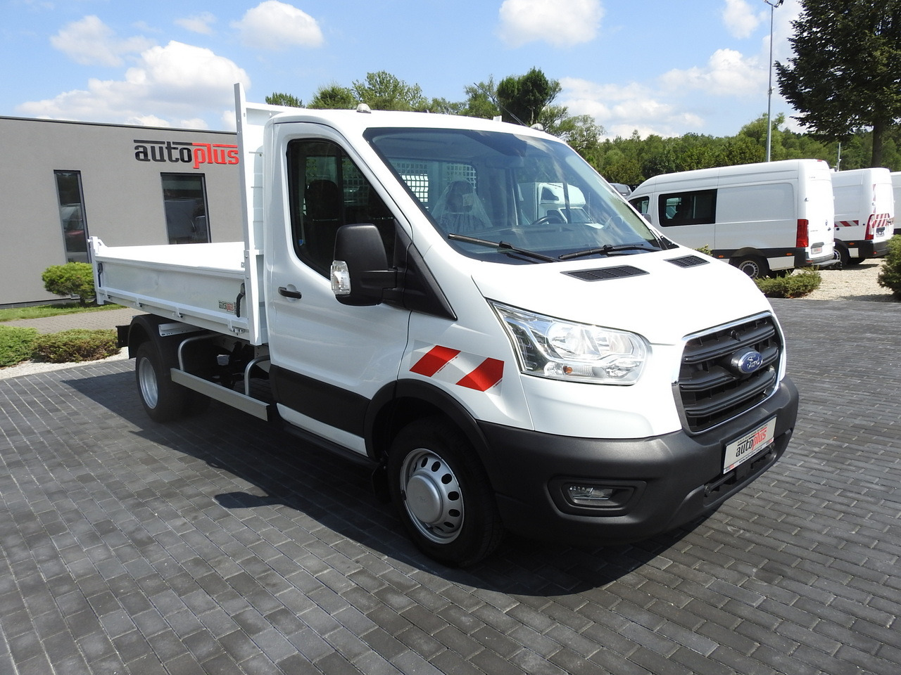 FORD TRANSIT TIPPER CRUISE CONTROL AIR CONDITIONING TWIN WHEELS  170HP - Utilitaire benne: photos 4 FORD TRANSIT TIPPER CRUISE CONTROL AIR CONDITIONING TWIN WHEELS  170HP - Utilitaire benne: photos 4