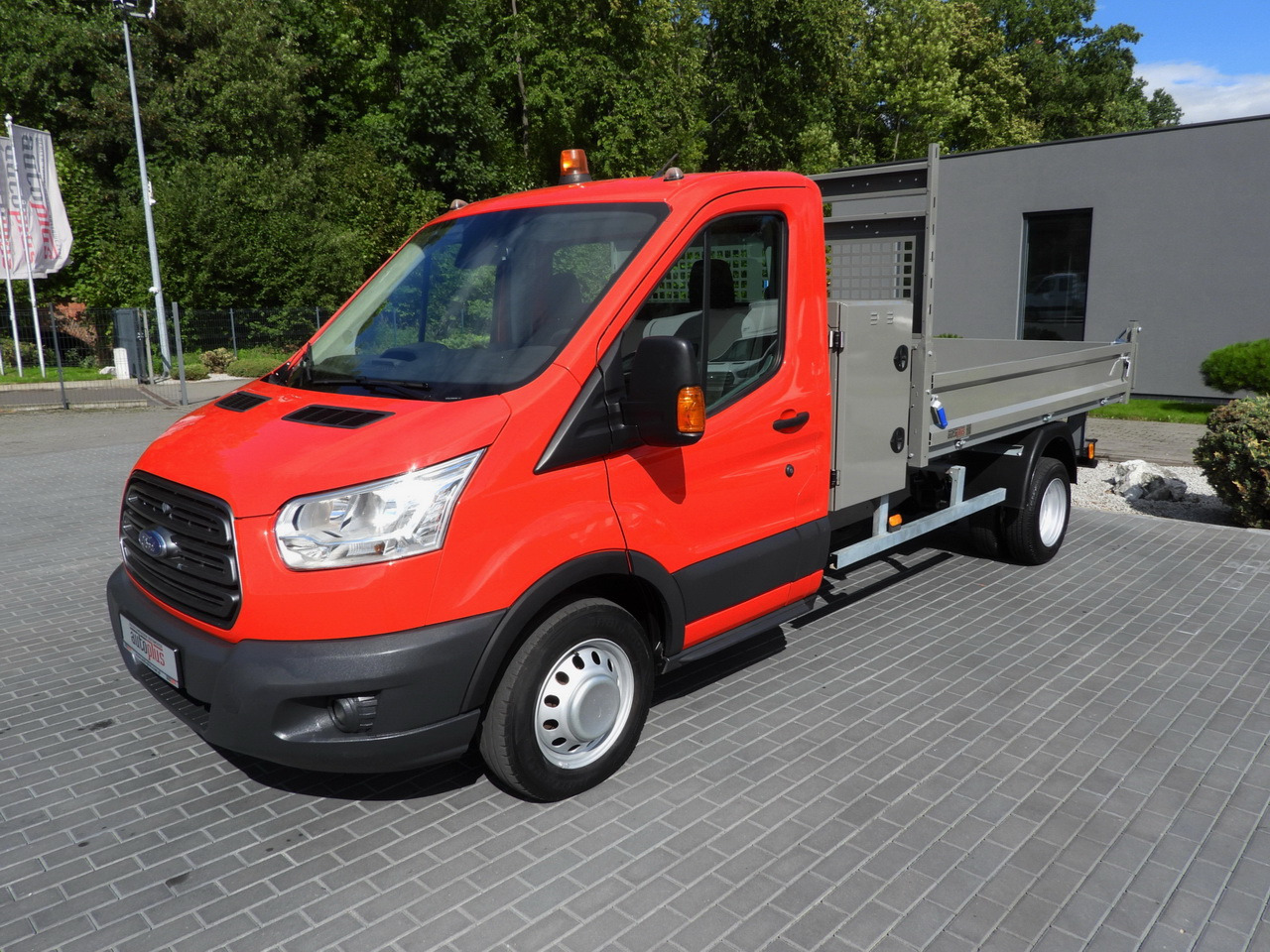 Utilitaire benne FORD TRANSIT TIPPER CRUISE CONTROL LED LIGHTS TWIN WHEELS AIR CONDITIONING 170HP: photos 6 Utilitaire benne FORD TRANSIT TIPPER CRUISE CONTROL LED LIGHTS TWIN WHEELS AIR CONDITIONING 170HP: photos 6