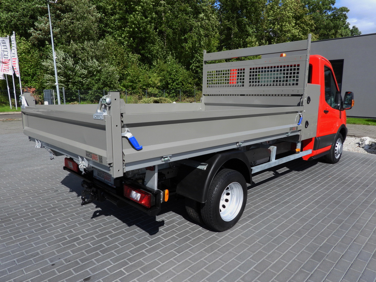 Utilitaire benne FORD TRANSIT TIPPER CRUISE CONTROL LED LIGHTS TWIN WHEELS AIR CONDITIONING 170HP: photos 12 Utilitaire benne FORD TRANSIT TIPPER CRUISE CONTROL LED LIGHTS TWIN WHEELS AIR CONDITIONING 170HP: photos 12