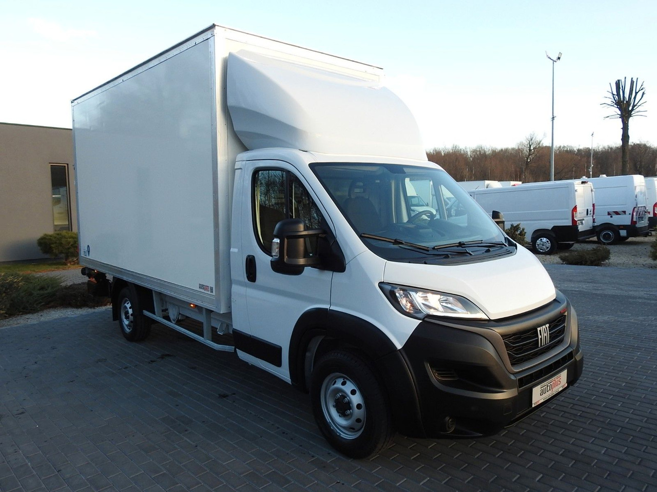 Fiat DUCATO KOFFER AUFZUG 8 PALETTEN TEMPOMAT - Fourgon grand volume: photos 4 Fiat DUCATO KOFFER AUFZUG 8 PALETTEN TEMPOMAT - Fourgon grand volume: photos 4