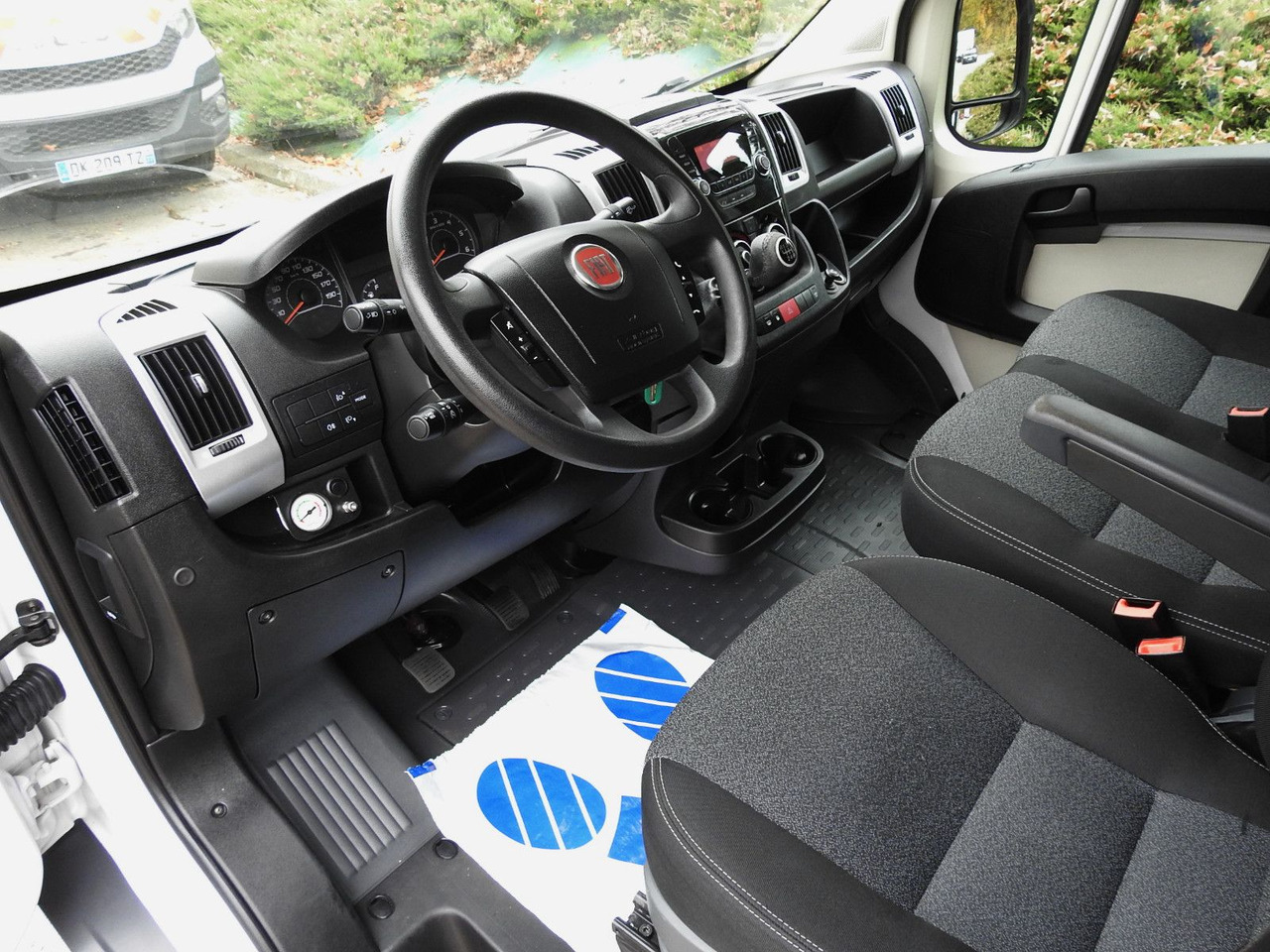 Fiat DUCATO PRITSCHE PLANE AUFZUG 8 PALETTEN WEBASTO - Utilitaire rideaux coulissants (PLSC): photos 2 Fiat DUCATO PRITSCHE PLANE AUFZUG 8 PALETTEN WEBASTO - Utilitaire rideaux coulissants (PLSC): photos 2
