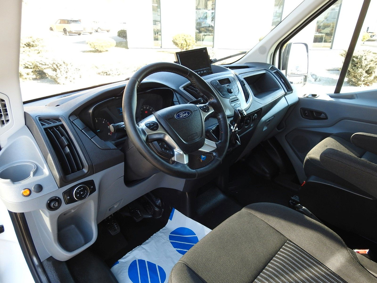 Ford TRANSIT KIPPER DOPPELKABINE DOKA 6 SITZE - Utilitaire benne, Utilitaire double cabine: photos 2 Ford TRANSIT KIPPER DOPPELKABINE DOKA 6 SITZE - Utilitaire benne, Utilitaire double cabine: photos 2