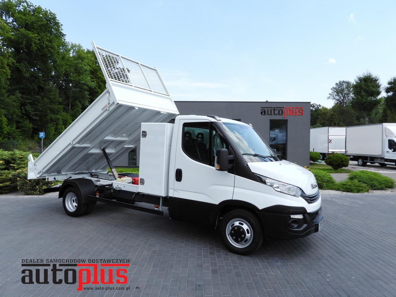 IVECO DAILY 35C15 TIPPER CRUISE CONTROL TWIN WHEELS AIR CONDITIONING 150HP - Utilitaire benne: photos 1 IVECO DAILY 35C15 TIPPER CRUISE CONTROL TWIN WHEELS AIR CONDITIONING 150HP - Utilitaire benne: photos 1