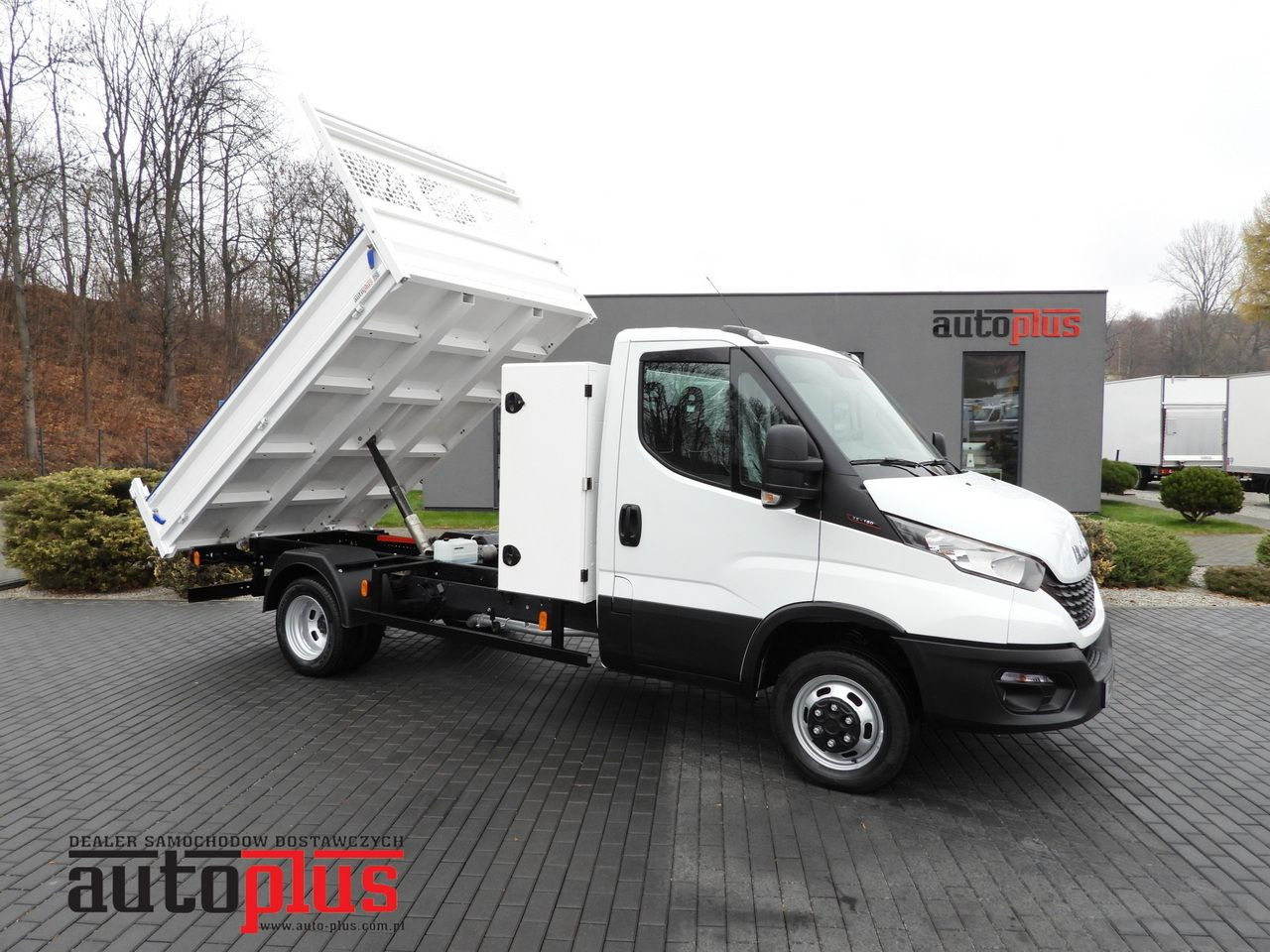 IVECO DAILY 35C16 TIPPER CRUISE CONTROL TWIN WHEELS AIR CONDITIONING 160HP - Utilitaire benne: photos 1 IVECO DAILY 35C16 TIPPER CRUISE CONTROL TWIN WHEELS AIR CONDITIONING 160HP - Utilitaire benne: photos 1