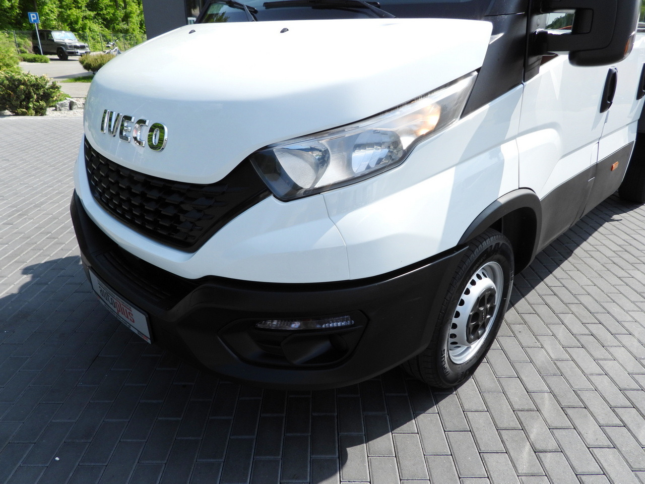 Utilitaire double cabine IVECO DAILY 35S12 STAKE BODY DOUBLE CABIN DOKA 7 SEATS AIR CONDITIONING 120HP: photos 17 Utilitaire double cabine IVECO DAILY 35S12 STAKE BODY DOUBLE CABIN DOKA 7 SEATS AIR CONDITIONING 120HP: photos 17