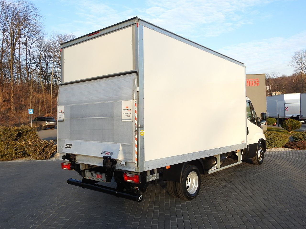 IVECO DAILY 35S16 BOX LIFT 8 PALLETS CRUISE CONTROL AIR CONDITIONING TWIN WHEELS 160HP - Fourgon grand volume: photos 3 IVECO DAILY 35S16 BOX LIFT 8 PALLETS CRUISE CONTROL AIR CONDITIONING TWIN WHEELS 160HP - Fourgon grand volume: photos 3