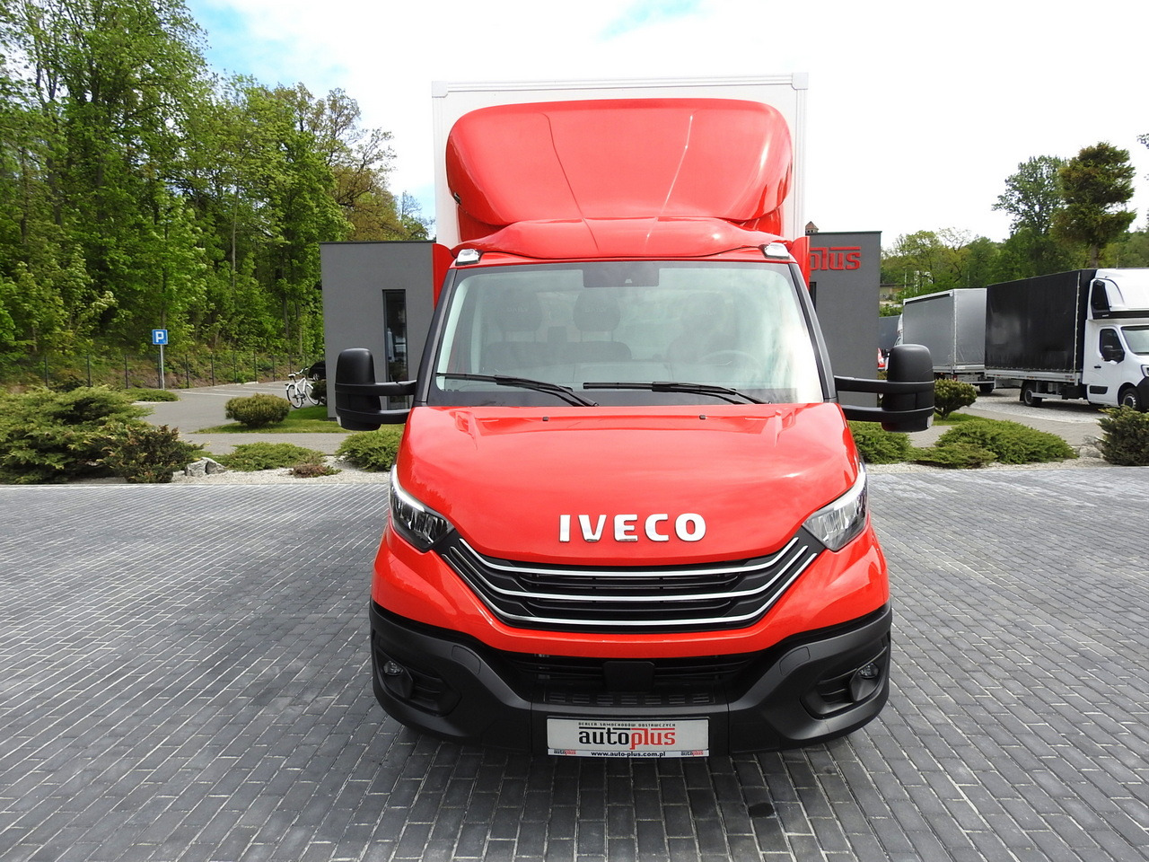 IVECO DAILY 35S18 NEW BOX 10 PALLETS CRUISE CONTROL NAVIGATION AIR CONDITIONING LED LIGHTS GUARANTEE  180HP - Utilitaire frigorifique: photos 5 IVECO DAILY 35S18 NEW BOX 10 PALLETS CRUISE CONTROL NAVIGATION AIR CONDITIONING LED LIGHTS GUARANTEE  180HP - Utilitaire frigorifique: photos 5