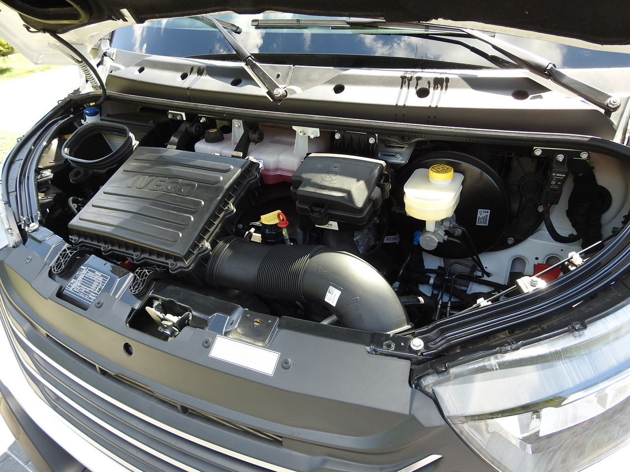 Utilitaire rideaux coulissants (PLSC) neuf IVECO DAILY 35S18 NEW TARPAULIN 8 PALLETS CRUISE CONTROL NAVIGATION LED LIGHTS AUTOMATIC TRANSMISSION HI-MATIC MANUFACTURERS WARRANTY  180HP: photos 30 Utilitaire rideaux coulissants (PLSC) neuf IVECO DAILY 35S18 NEW TARPAULIN 8 PALLETS CRUISE CONTROL NAVIGATION LED LIGHTS AUTOMATIC TRANSMISSION HI-MATIC MANUFACTURERS WARRANTY  180HP: photos 30