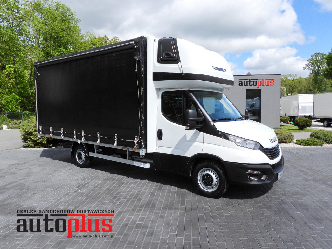 IVECO DAILY 35S18 TARPAULIN 10 PALLETS WEBASTO CRUISE CONTROL AIR CONDITIONING 180HP - Utilitaire rideaux coulissants (PLSC): photos 1 IVECO DAILY 35S18 TARPAULIN 10 PALLETS WEBASTO CRUISE CONTROL AIR CONDITIONING 180HP - Utilitaire rideaux coulissants (PLSC): photos 1