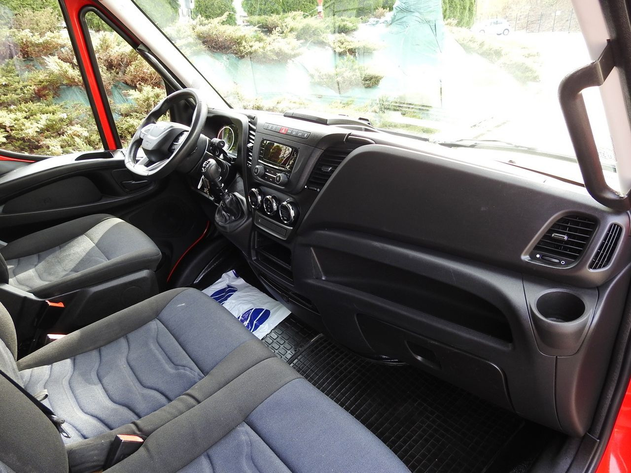 Utilitaire rideaux coulissants (PLSC) IVECO DAILY 35S18 TARPAULIN 10 PALLETS WEBASTO CRUISE CONTROL LED LIGHTS AIR CONDITIONING  180HP: photos 42
