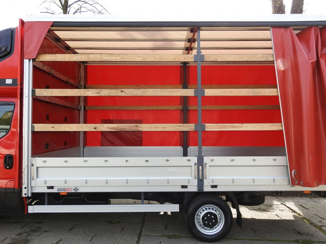 Utilitaire rideaux coulissants (PLSC) IVECO DAILY 35S18 TARPAULIN 10 PALLETS WEBASTO CRUISE CONTROL LED LIGHTS AIR CONDITIONING  180HP: photos 26
