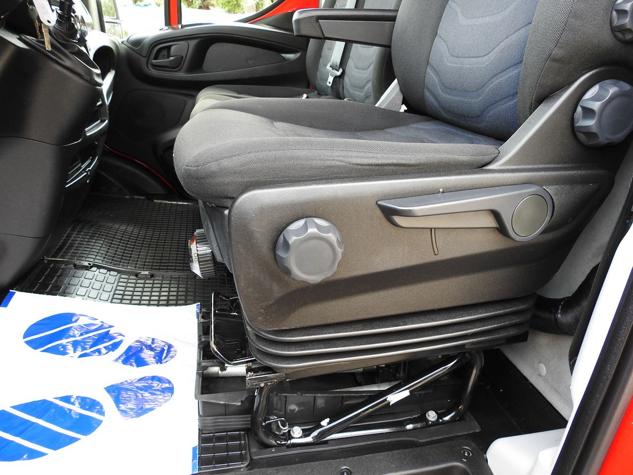 Utilitaire rideaux coulissants (PLSC) IVECO DAILY 35S18 TARPAULIN 10 PALLETS WEBASTO CRUISE CONTROL LED LIGHTS AIR CONDITIONING  180HP: photos 30